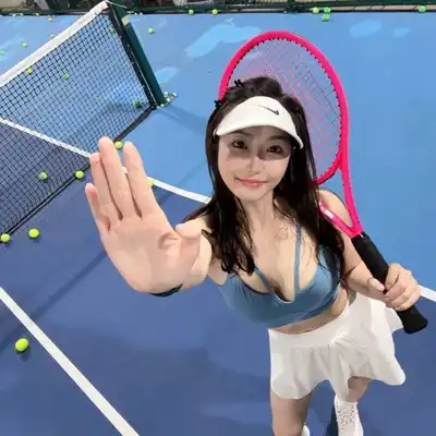 余博龙